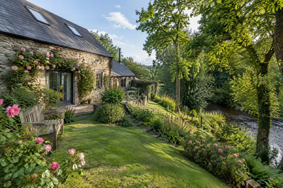 The garden down to the river