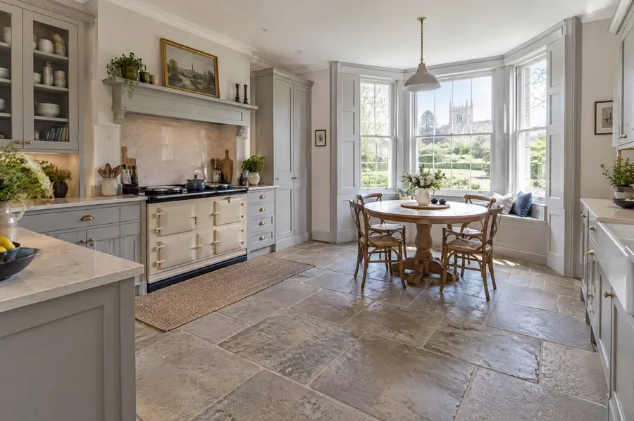 Kitchen and breakfast room